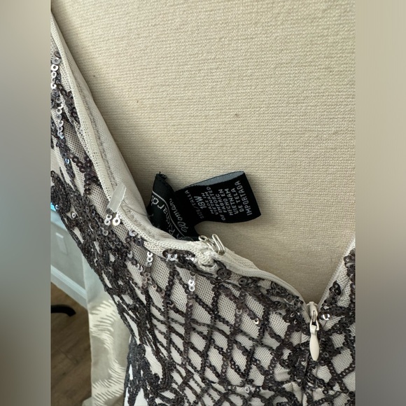 Plus Sequin Dress 🖤 - Picture 5 of 11